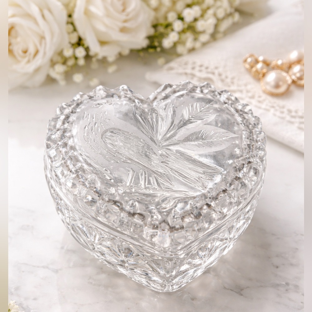 Vintage Hofbauer Byrdes Crystal 
Heart Dish Bird Etched Trinket Candy Box